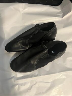 Linodes  Slip-On Black Dance  Shoes